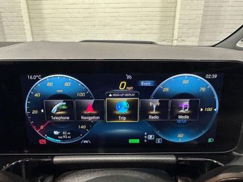 MERCEDES-BENZ EQA EQA 250 66.5kWh AMG Line (Premium Plus) SUV 5dr Electric Auto (1