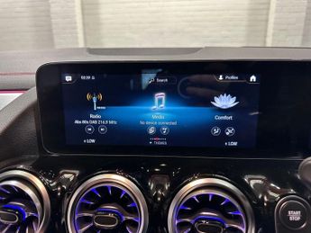MERCEDES-BENZ EQA EQA 250 66.5kWh AMG Line (Premium Plus) SUV 5dr Electric Auto (1