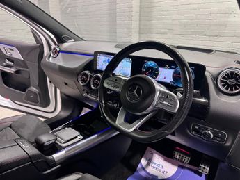 MERCEDES-BENZ EQA EQA 250 66.5kWh AMG Line (Premium Plus) SUV 5dr Electric Auto (1