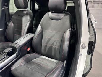 MERCEDES-BENZ EQA EQA 250 66.5kWh AMG Line (Premium Plus) SUV 5dr Electric Auto (1