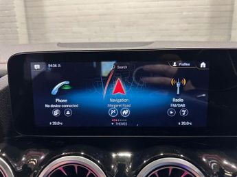 MERCEDES-BENZ EQA EQA 250 66.5kWh AMG Line (Premium Plus) SUV 5dr Electric Auto (1