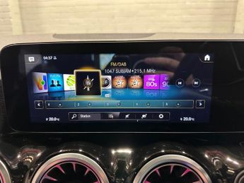 MERCEDES-BENZ EQA EQA 250 66.5kWh AMG Line (Premium Plus) SUV 5dr Electric Auto (1