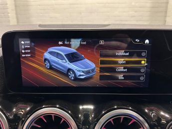 MERCEDES-BENZ EQA EQA 250 66.5kWh AMG Line (Premium Plus) SUV 5dr Electric Auto (1