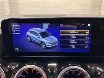 MERCEDES-BENZ EQA EQA 250 66.5kWh AMG Line (Premium Plus) SUV 5dr Electric Auto (1