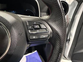 MG MG ZS 72.6kWh Trophy Long Range SUV 5dr Electric Auto (156 ps)