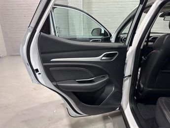 MG MG ZS 72.6kWh Trophy Long Range SUV 5dr Electric Auto (156 ps)