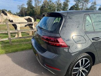 VOLKSWAGEN E-GOLF 35.8kWh e-Golf Hatchback 5dr Electric Auto (136 ps)