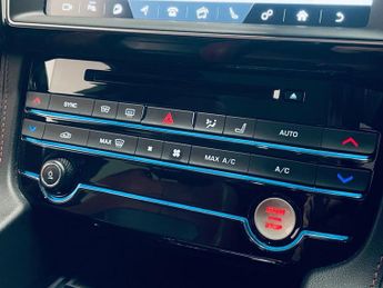 JAGUAR F-PACE 3.0 D300 V6 S SUV 5dr Diesel Auto AWD Euro 6 (s/s) (300 ps)