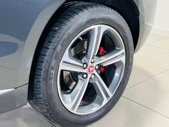 JAGUAR F-PACE 3.0 D300 V6 S SUV 5dr Diesel Auto AWD Euro 6 (s/s) (300 ps)