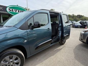 VAUXHALL Combo Life Electric 52kWh Ultimate MPV 5dr Electric Auto (7.4kW Charger) (136 ps)