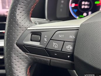 SEAT LEON 1.4 eHybrid 12.8kWh FR Hatchback 5dr Petrol Plug-in Hybrid DSG E