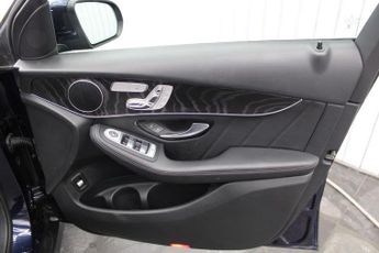 MERCEDES-BENZ GLC 2.1 GLC220d AMG Line (Premium) Coupe 5dr Diesel G-Tronic+ 4MATIC