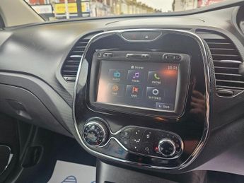 RENAULT CAPTUR AUTOMATIC 1.2 TCe Dynamique MediaNav SUV 5dr Petrol EDC Euro 5 (