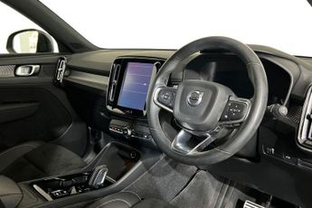 VOLVO XC40 1.5 T3 R-Design SUV 5dr Petrol Auto Euro 6 (s/s) (163 ps) 1 Prev