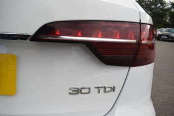 AUDI A4 AVANT 2.0 TDI 30 S line Estate 5dr Diesel S Tronic Euro 6 (s/s) (136 p