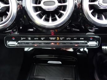 MERCEDES-BENZ A-CLASS 2.0 A250 AMG Line (Premium Plus 2) Hatchback 5dr Petrol 7G-DCT E