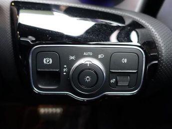 MERCEDES-BENZ A-CLASS 2.0 A250 AMG Line (Premium Plus 2) Hatchback 5dr Petrol 7G-DCT E