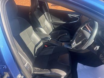 VOLVO V40 2.0 D2 R-Design Nav Plus Hatchback 5dr Diesel Auto Euro 6 (s/s) 