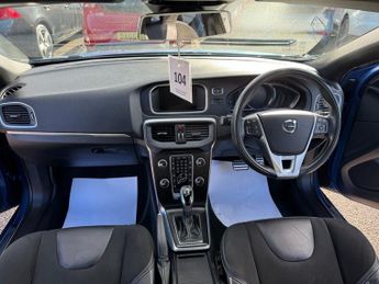 VOLVO V40 2.0 D2 R-Design Nav Plus Hatchback 5dr Diesel Auto Euro 6 (s/s) 