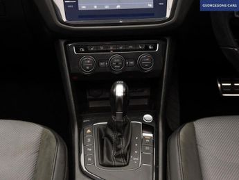 VOLKSWAGEN TIGUAN 2.0 TDI R-Line SUV 5dr Diesel DSG Euro 6 (s/s) (150 ps)