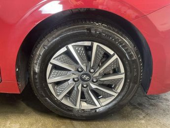 HYUNDAI IONIQ 38.3kWh Premium Hatchback 5dr Electric Auto (136 ps)