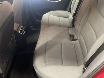 HYUNDAI IONIQ 38.3kWh Premium Hatchback 5dr Electric Auto (136 ps)