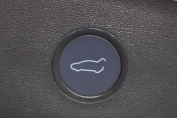 TESLA Model 3 (Dual Motor) Long Range Saloon 4dr Electric Auto 4WDE (346 ps)