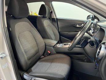 HYUNDAI KONA 39kWh Premium SUV 5dr Electric Auto (10.5kW Charger) (136 ps)