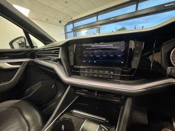 VOLKSWAGEN TOUAREG 3.0 TDI V6 R-Line SUV 5dr Diesel Tiptronic 4Motion Euro 6 (s/s) 