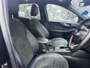 FORD KUGA 2.5 EcoBoost Duratec 14.4kWh ST-Line SUV 5dr Petrol Plug-in Hybr