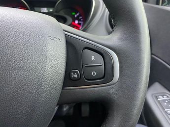 RENAULT CAPTUR 1.3 TCe ENERGY Iconic SUV 5dr Petrol EDC Euro 6 (s/s) (150 ps)