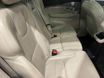 VOLVO XC90 2.0h T8 Twin Engine Recharge 11.6kWh Inscription Pro SUV 5dr Pet