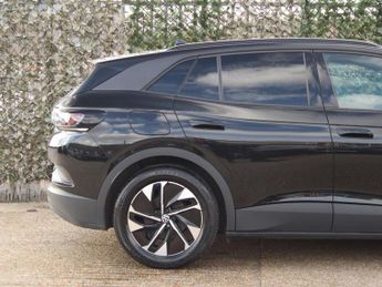 VOLKSWAGEN ID.4 Pro Performance 77kWh Family SUV 5dr Electric Auto (204 ps)