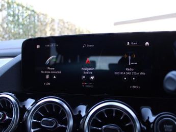MERCEDES-BENZ EQA EQA 250 66.5kWh AMG Line SUV 5dr Electric Auto (190 ps)