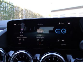 MERCEDES-BENZ EQA EQA 250 66.5kWh AMG Line SUV 5dr Electric Auto (190 ps)