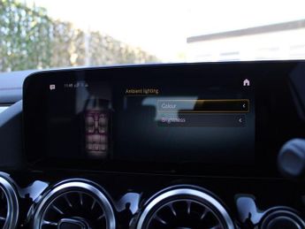 MERCEDES-BENZ EQA EQA 250 66.5kWh AMG Line SUV 5dr Electric Auto (190 ps)