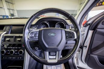 LAND ROVER DISCOVERY SPORT 2.0 TD4 HSE Black SUV 5dr Diesel Auto 4WD Euro 6 (s/s) (180 ps)