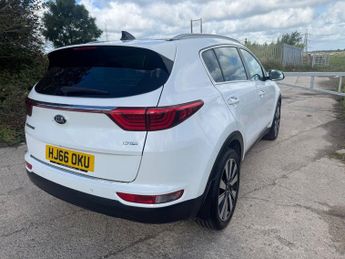 KIA SPORTAGE 2.0 CRDi First Edition SUV 5dr Diesel Auto AWD Euro 6 (182 bhp)
