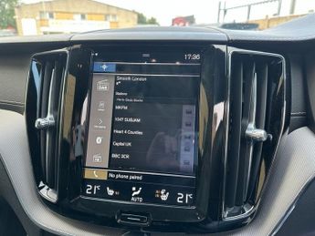 VOLVO XC60 2.0h T8 Twin Engine 11.6kWh R-Design Pro SUV 5dr Petrol Plug-in 