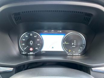 VOLVO XC60 2.0h T8 Twin Engine 11.6kWh R-Design Pro SUV 5dr Petrol Plug-in 