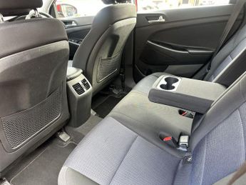 HYUNDAI TUCSON 1.7 CRDi Blue Drive SE Nav SUV 5dr Diesel DCT Euro 6 (s/s) (141 