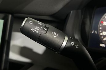 LAND ROVER DEFENDER 3.0 D250 APACHE MHEV Hard Top SUV 3dr Diesel Auto 4WD SWB Euro 6