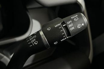 LAND ROVER DEFENDER 3.0 D250 APACHE MHEV Hard Top SUV 3dr Diesel Auto 4WD SWB Euro 6