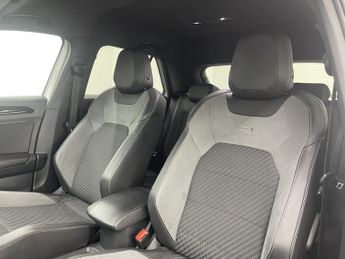 VOLKSWAGEN T-ROC 2.0 TSI R SUV 5dr Petrol DSG 4Motion Euro 6 (s/s) (300 ps)