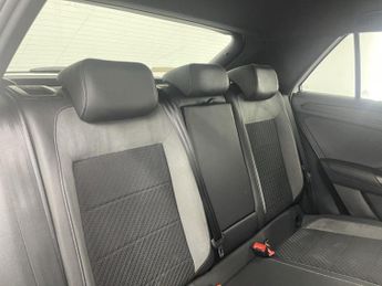 VOLKSWAGEN T-ROC 2.0 TSI R SUV 5dr Petrol DSG 4Motion Euro 6 (s/s) (300 ps)