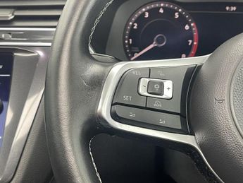 VOLKSWAGEN TIGUAN ALLSPACE 2.0 TSI R-Line SUV 5dr Petrol DSG 4Motion Euro 6 (s/s) (180 ps)