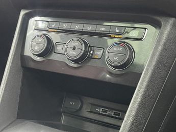 VOLKSWAGEN TIGUAN ALLSPACE 2.0 TSI R-Line SUV 5dr Petrol DSG 4Motion Euro 6 (s/s) (180 ps)