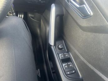 AUDI Q2 1.4 TFSI CoD S line SUV 5dr Petrol S Tronic Euro 6 (s/s) (150 ps