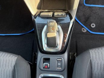 VAUXHALL Corsa Electric 50kWh SE Nav Hatchback 5dr Electric Auto (7.4Kw Charger) (136 ps