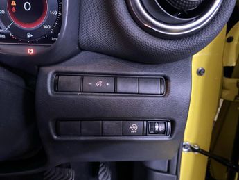 NISSAN JUKE 1.0 DIG-T N-Connecta SUV 5dr Petrol DCT Auto Euro 6 (s/s) (114 p